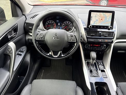 Used 2024 Mitsubishi Eclipse Cross SE image 12