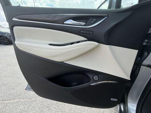Used 2024 Buick Enclave Avenir image 28