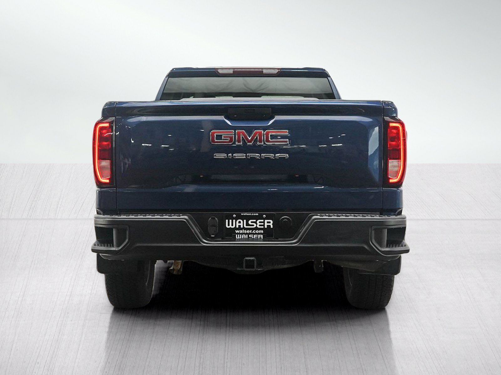 Used 2019 GMC Sierra 1500 4x4 Crew Cab w/ Convenience Package image 4