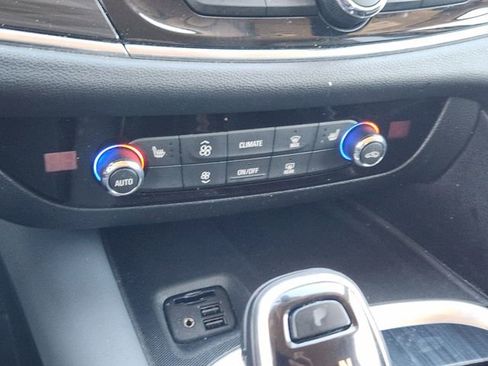 Used 2020 Buick Enclave Essence w/ Sport Touring Edition image 20