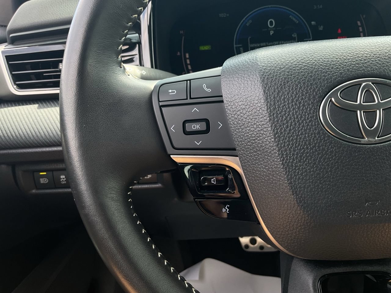 Used 2025 Toyota Camry SE FWD image 29