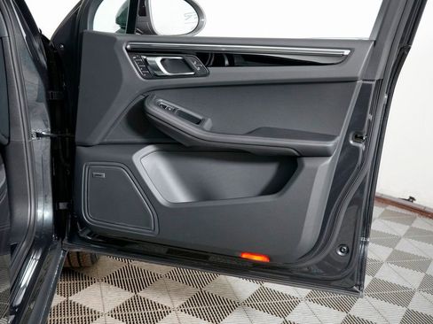 New 2026 Porsche Macan Turbo image 37