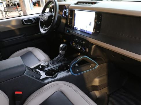 Used 2024 Ford Bronco Wildtrak image 12