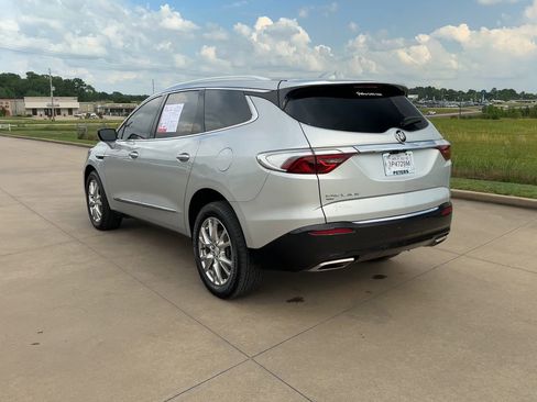 Used 2022 Buick Enclave Premium image 6