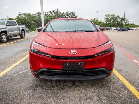 Used 2024 Toyota Prius LE FWD image 4