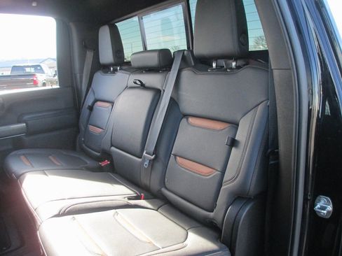 Certified 2022 GMC Sierra 2500 AT4 w/ AT4 Preferred Package image 21