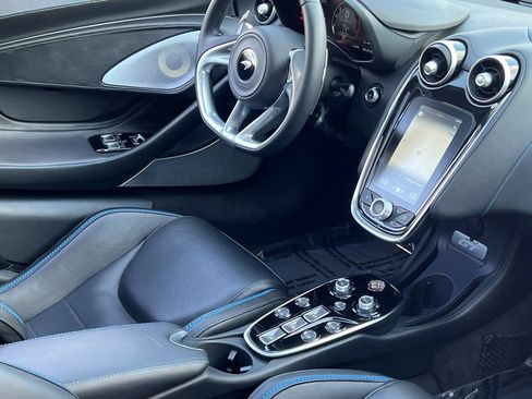 Used 2023 McLaren GT image 33