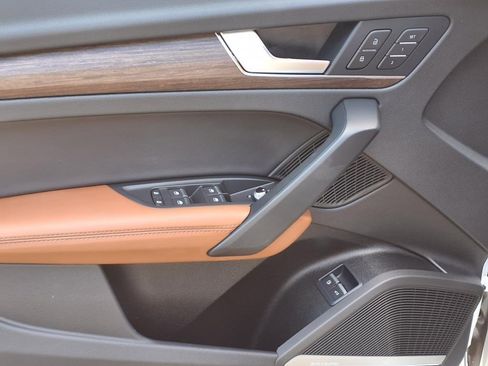 Used 2025 Audi Q5 e Premium Plus w/ Premium Plus Package image 19