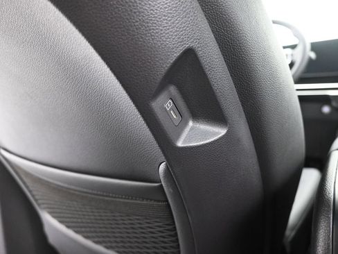 Certified 2025 Kia Carnival SX Prestige FWD image 16