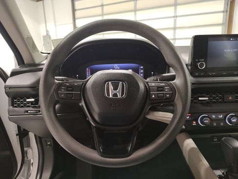 Used 2025 Honda Accord SE image 5