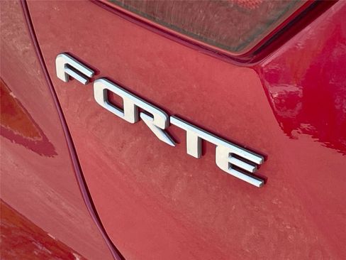 Used 2023 Kia Forte LXS w/ LXS Technology Package FWD image 10