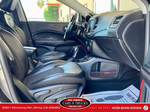 Used 2018 Jeep Compass Trailhawk AWD/4WD image 15