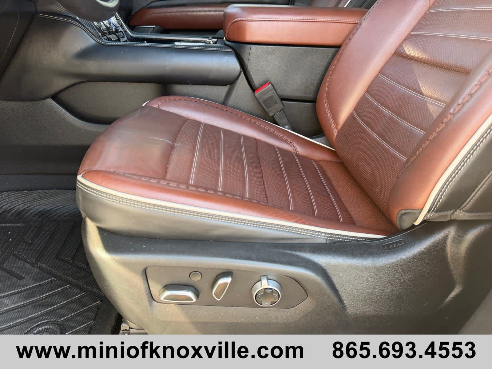 Used 2024 GMC Yukon Denali Ultimate AWD/4WD image 13