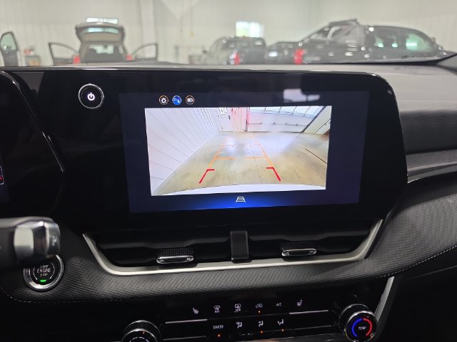 Used 2026 Chevrolet Equinox LT AWD/4WD image 9