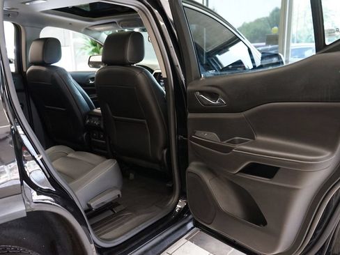 Used 2018 GMC Acadia SLT AWD/4WD image 46