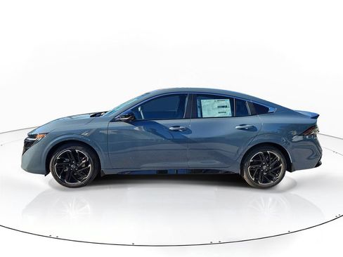 New 2026 Nissan Sentra SR w/ SR Premium Package FWD image 5