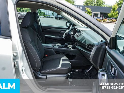 Used 2024 Nissan Rogue S FWD image 22
