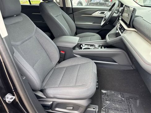 New 2025 Ford Explorer Active image 12