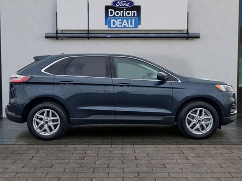 Used 2024 Ford Edge SEL w/ Convenience Package image 2