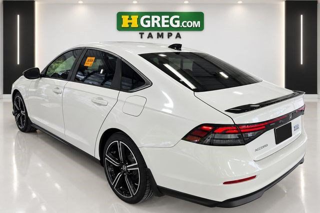 Used 2023 Honda Accord Sport image 2