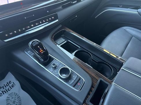 Certified 2024 Cadillac Escalade Luxury AWD/4WD image 48