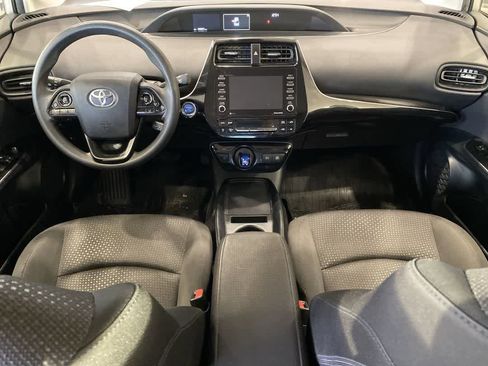 Used 2021 Toyota Prius LE image 20