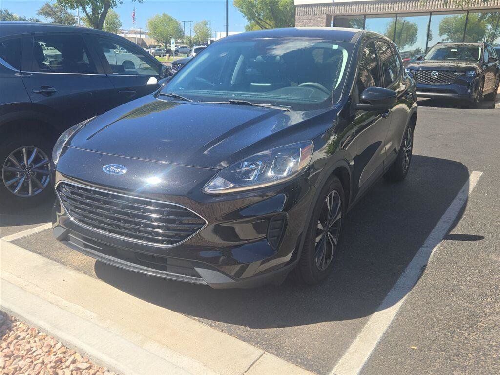 Used 2021 Ford Escape SE w/ SE Sport Appearance Package FWD image 1