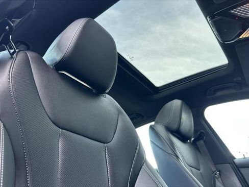 Used 2025 BMW 330i Sedan w/ M Sport Package RWD image 15