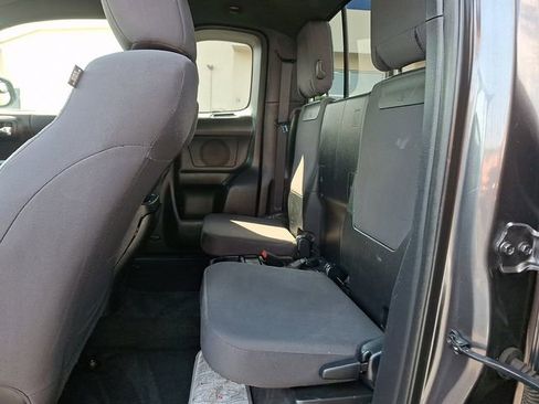 Used 2016 Toyota Tacoma TRD Off-Road w/ Towing Package AWD/4WD image 10