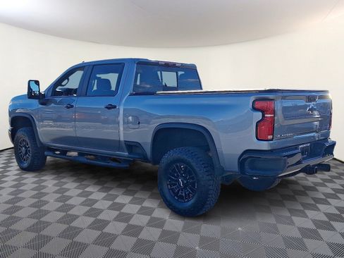 Used 2025 Chevrolet Silverado 2500 ZR2 w/ Technology Package image 4