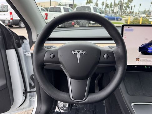 Used 2023 Tesla Model Y Long Range image 22