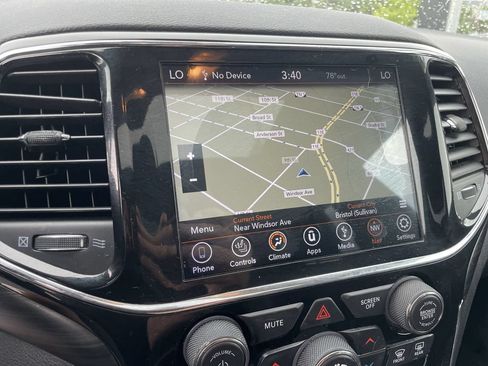 Used 2019 Jeep Grand Cherokee Altitude AWD/4WD image 14