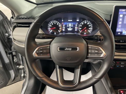 Used 2022 Jeep Compass Limited image 15