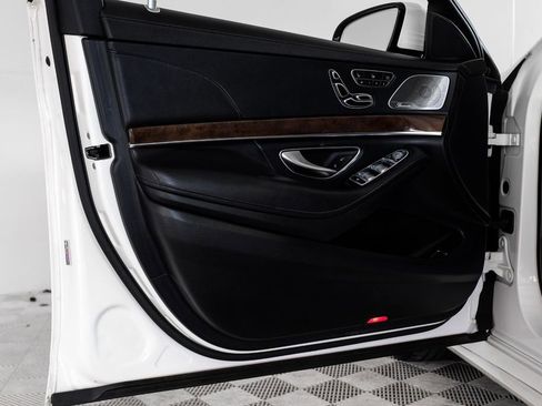 Used 2018 Mercedes-Benz S 450 4MATIC Sedan w/ AMG Line Exterior image 49
