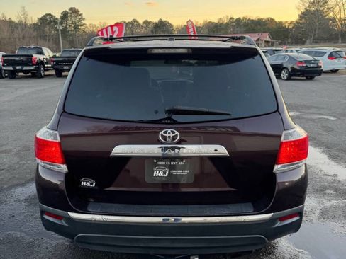 Used 2012 Toyota Highlander FWD w/ Tech Pkg image 4