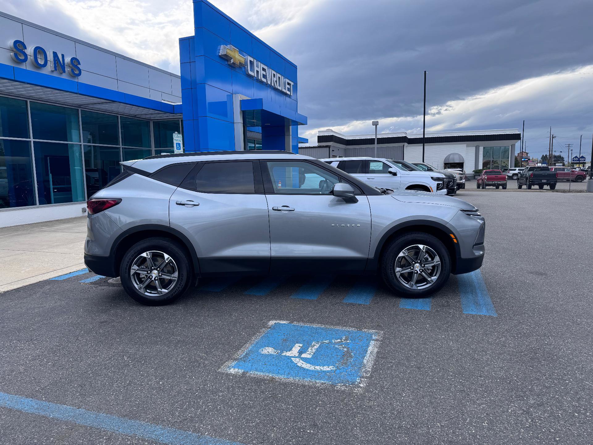 Used 2025 Chevrolet Blazer LT w/ Convenience Package AWD/4WD image 8