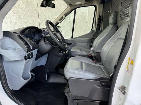 Used 2019 Ford Transit 250 148 Medium Roof RWD image 3