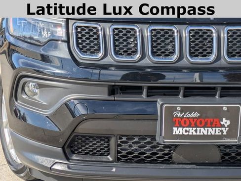 Used 2024 Jeep Compass Latitude image 3