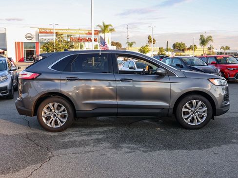 Used 2023 Ford Edge Titanium image 3