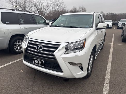Used 2019 Lexus GX 460 image 4