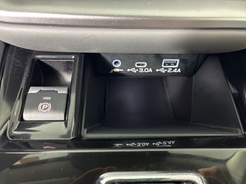 Certified 2025 Subaru Outback Premium image 25