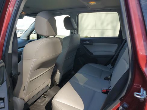Used 2015 Subaru Forester 2.5i Limited image 8