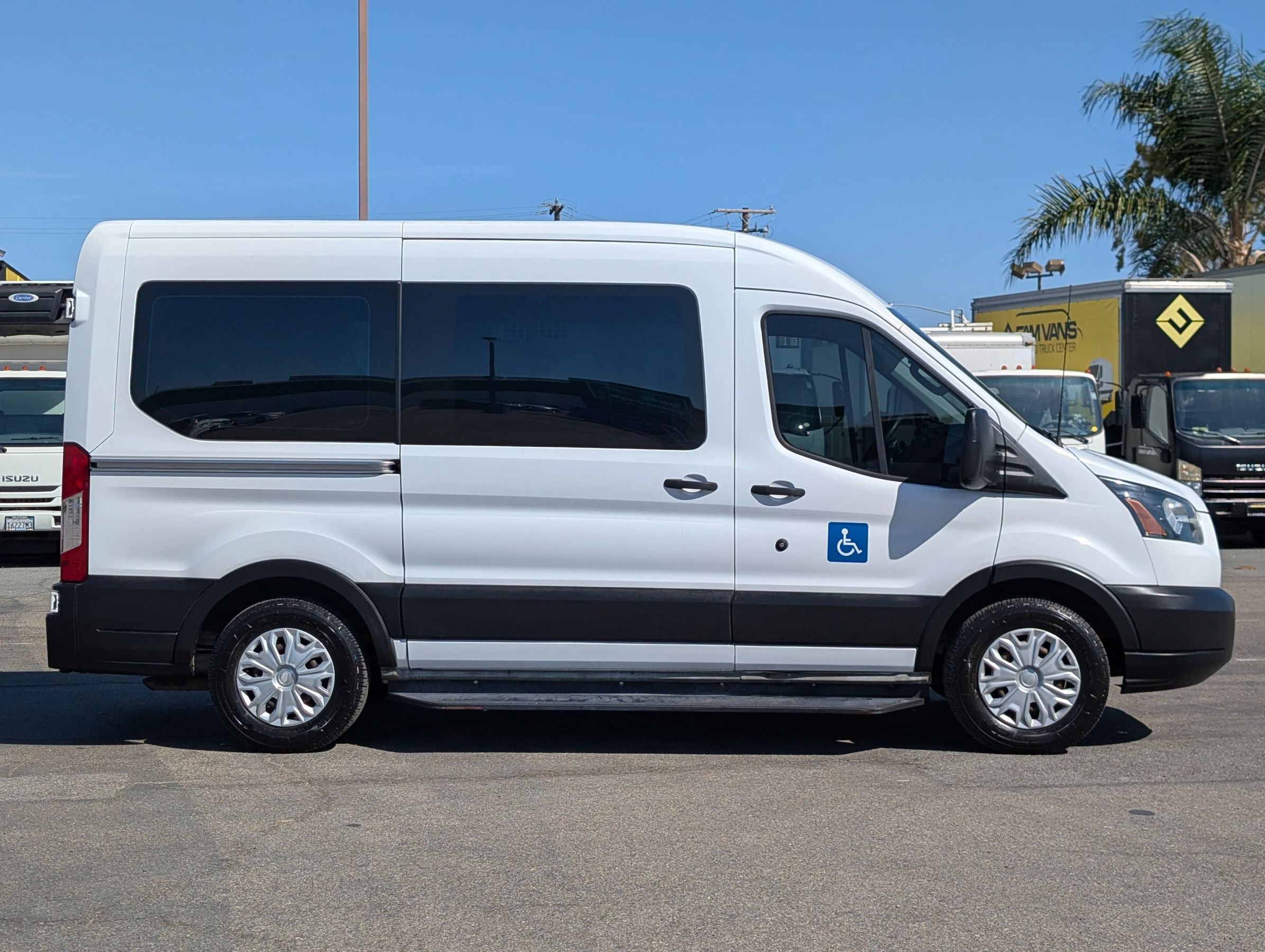 Used 2019 Ford Transit 150 130 Medium Roof RWD image 9