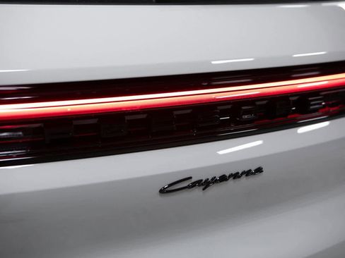 New 2026 Porsche Cayenne image 38