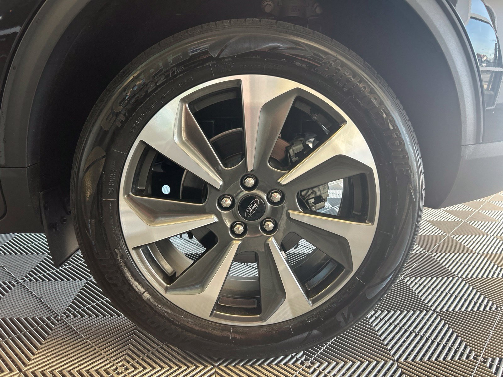 Used 2023 Ford Escape Platinum AWD/4WD image 9