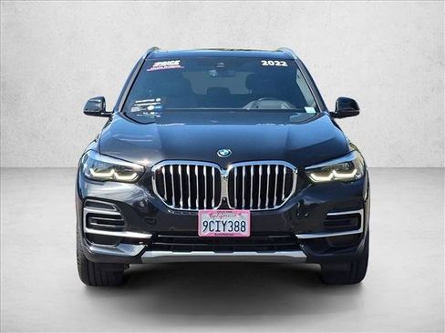 Certified 2022 BMW X5 xDrive40i w/ Premium Package AWD/4WD image 2
