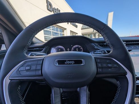 New 2026 Jeep Grand Cherokee Limited image 19