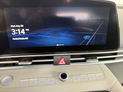 Used 2023 Hyundai Elantra Limited w/ Cargo Package FWD image 18