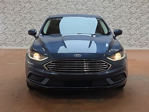 Used 2018 Ford Fusion SE image 3