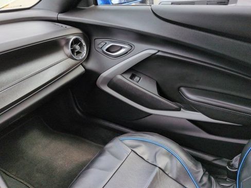 Used 2018 Chevrolet Camaro LT RWD image 16